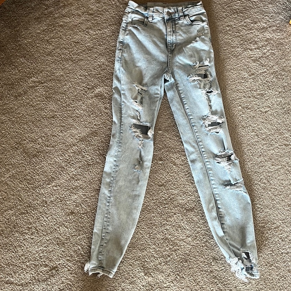American Eagle light wash jeans